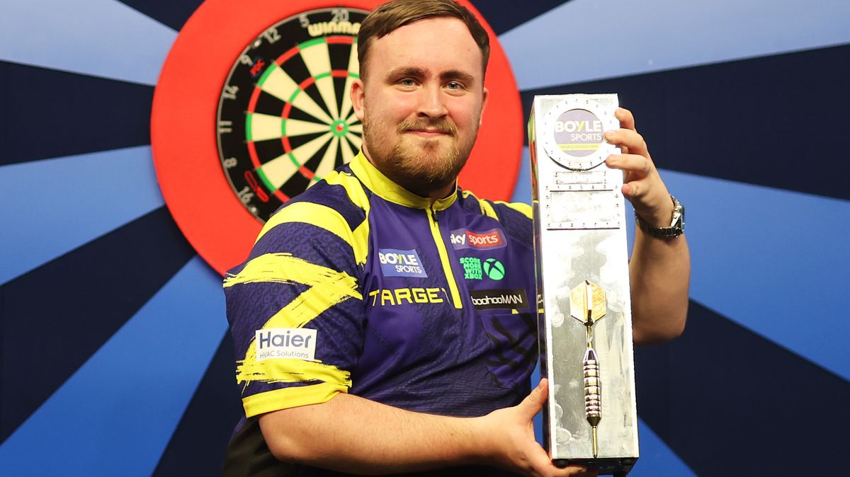 Osmnáctiletý šipkař Littler je nejmladší světovou jedničkou